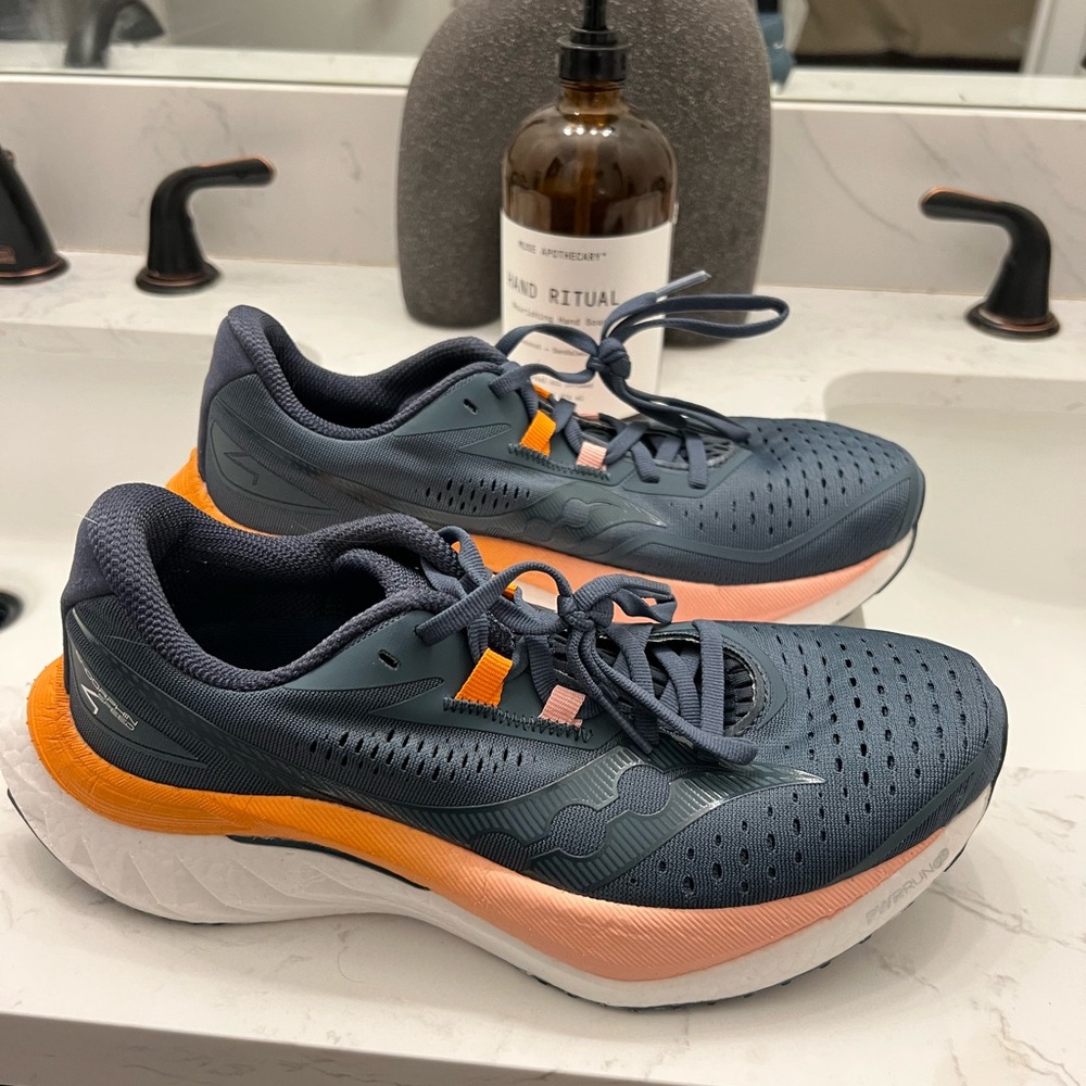 Saucony Women’s Endorphin Speed 4